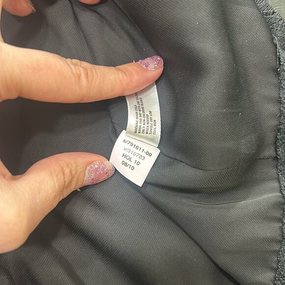 Gap- black a line skirt- lace bottom- lined- with pockets black Sz 8 side zip - Picture 9 of 10